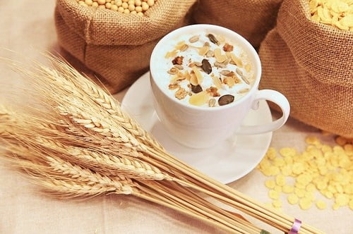 oats helps to increase breast milk production